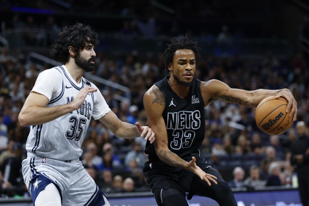 比肩乔丹！库里成为第二位36+岁单赛季突破1500分的后卫.