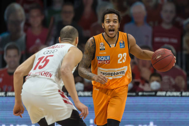 起伏不定 起伏不定