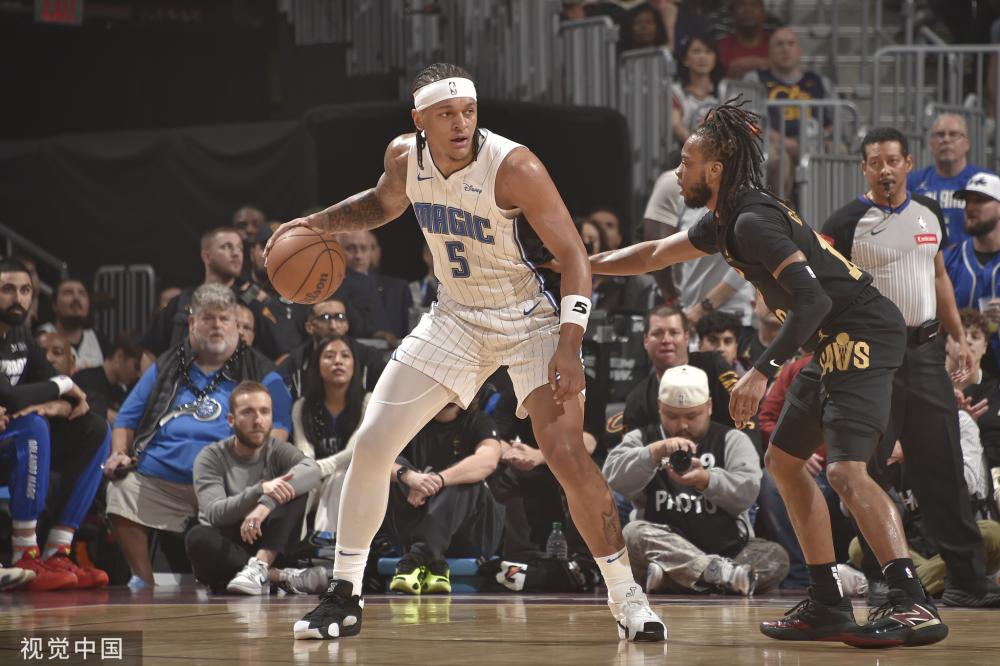 与皇家社会 与皇家社会