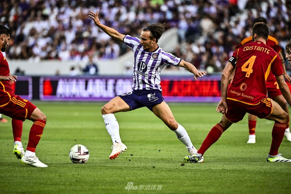 体育山东摔跤队参观迈宝赫健身器材有限公司